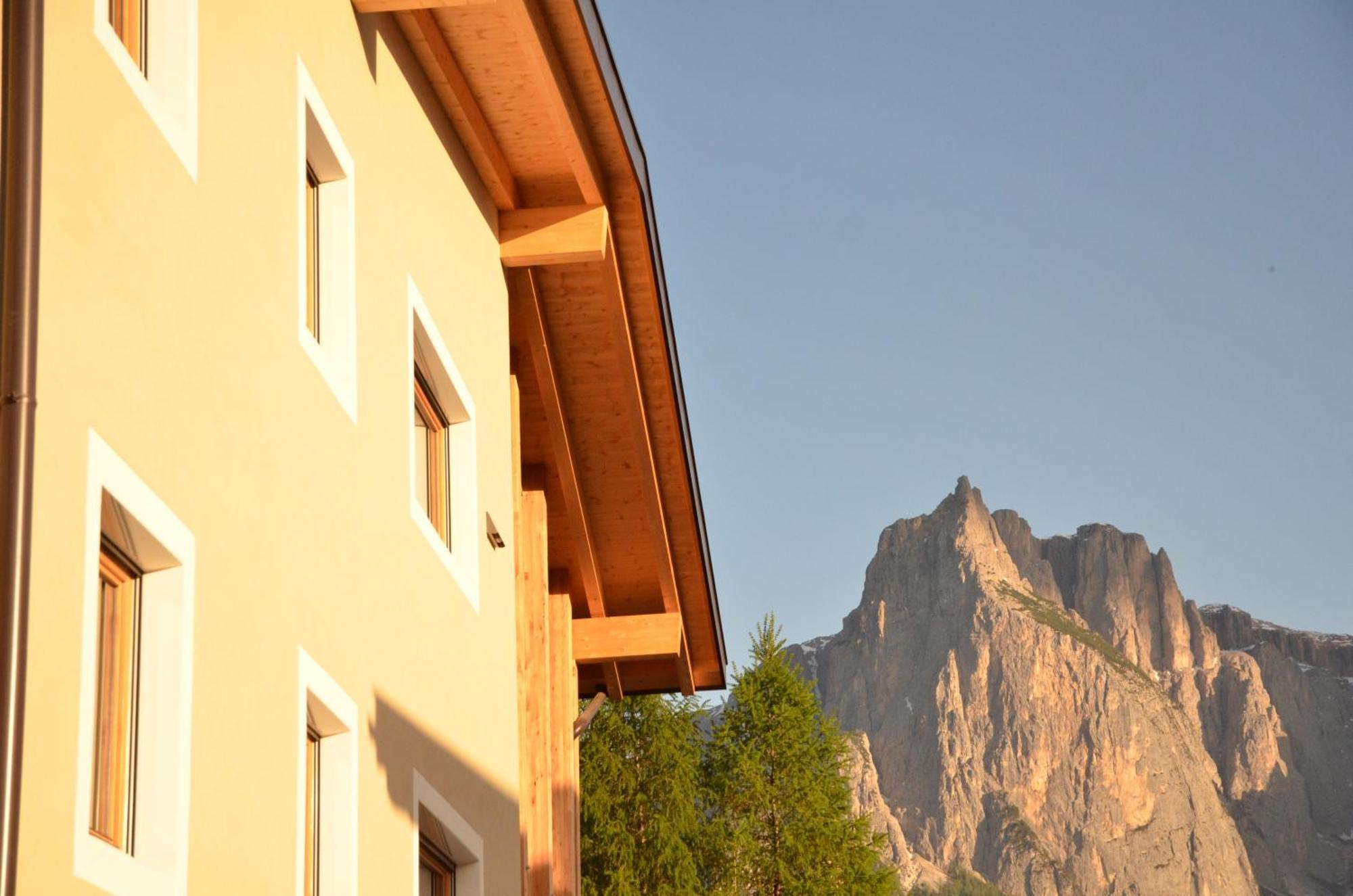 Kastelart - Karbon Aparthotel Castelrotto Exterior foto